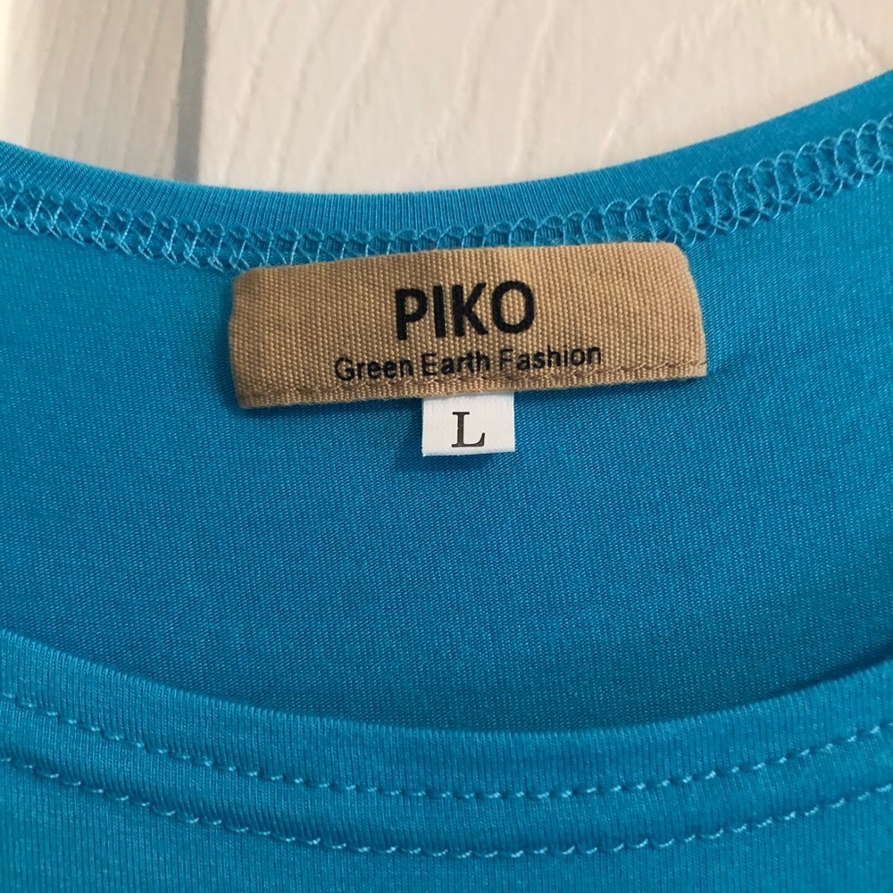 Blue 3/4 length Piko top
